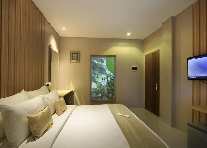 Hotel Puri Padma 3*