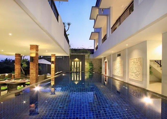 Hotel Puri Padma 3*