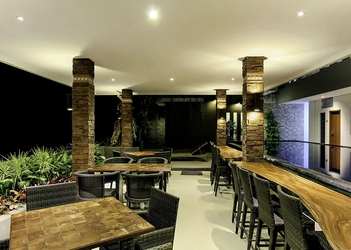 Hotel Puri Padma 3*