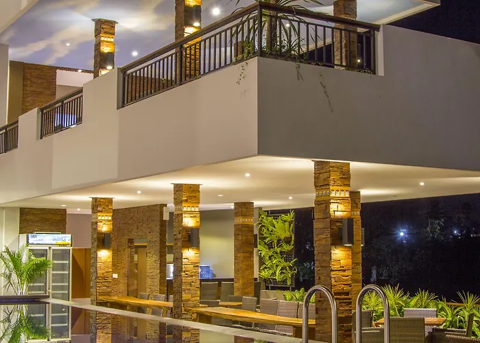 Hotel Puri Padma 3*