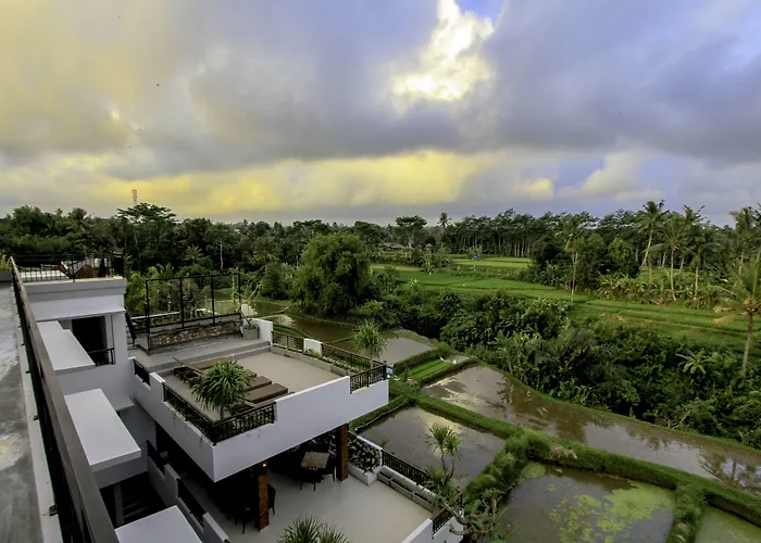 Puri Padma 3*