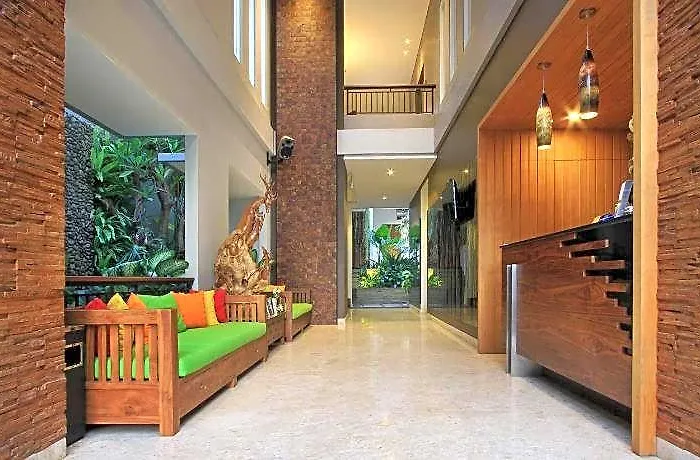 Hotel Puri Padma 3*